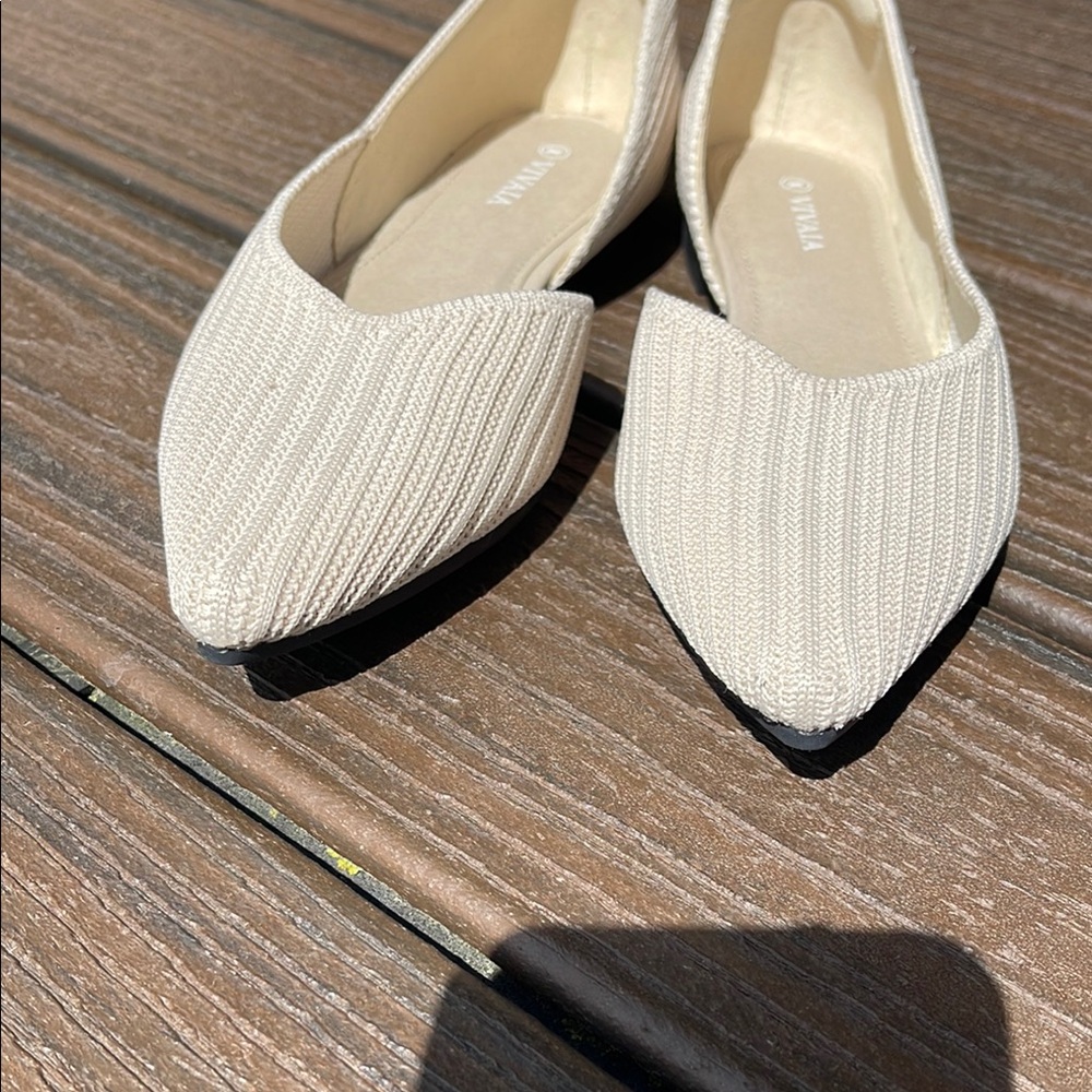 Viviana Cream Flats with Pointed Toe and Ribbed Texturenew - Picture 6 of 8